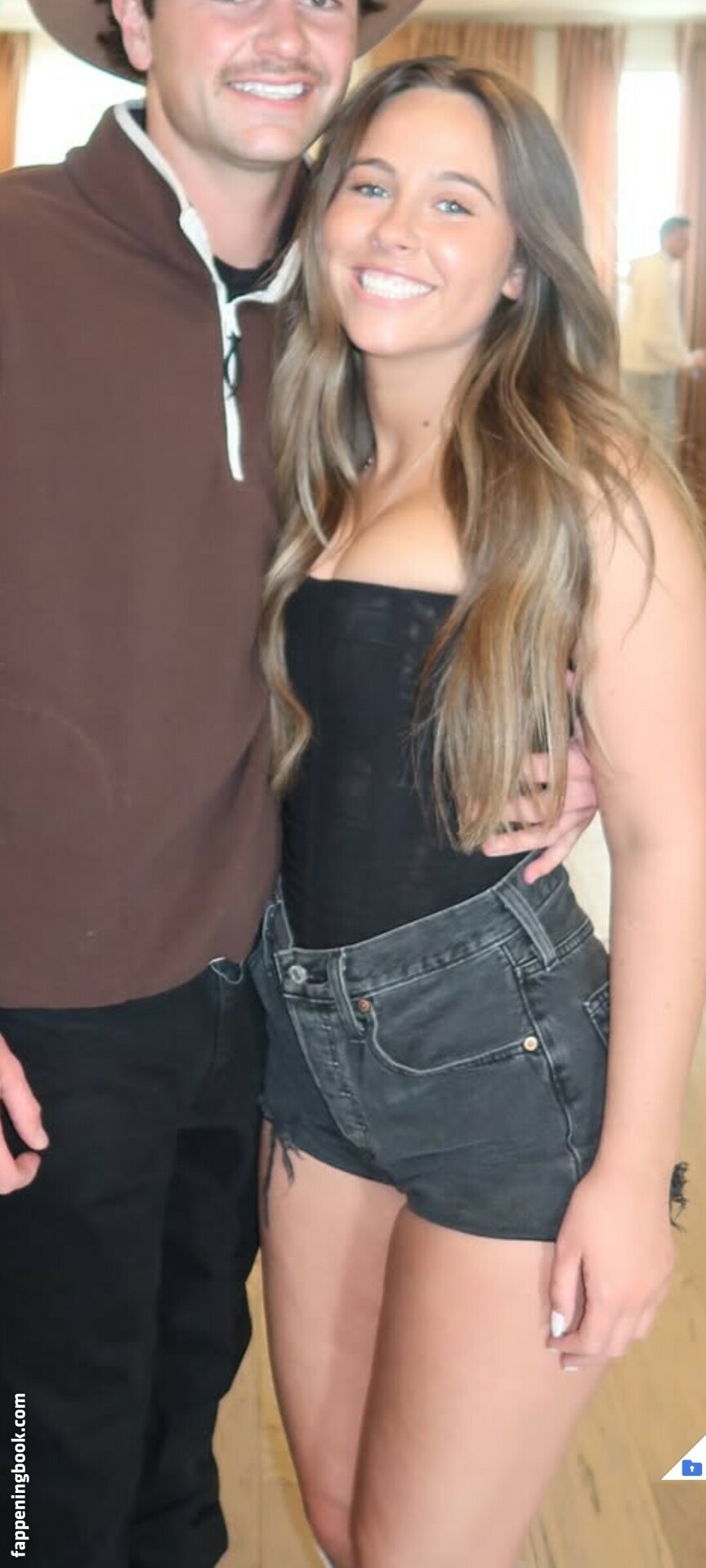 Vanessa DeCesare / ness27 Nude, OnlyFans Leaks, Fappening - FappeningBook