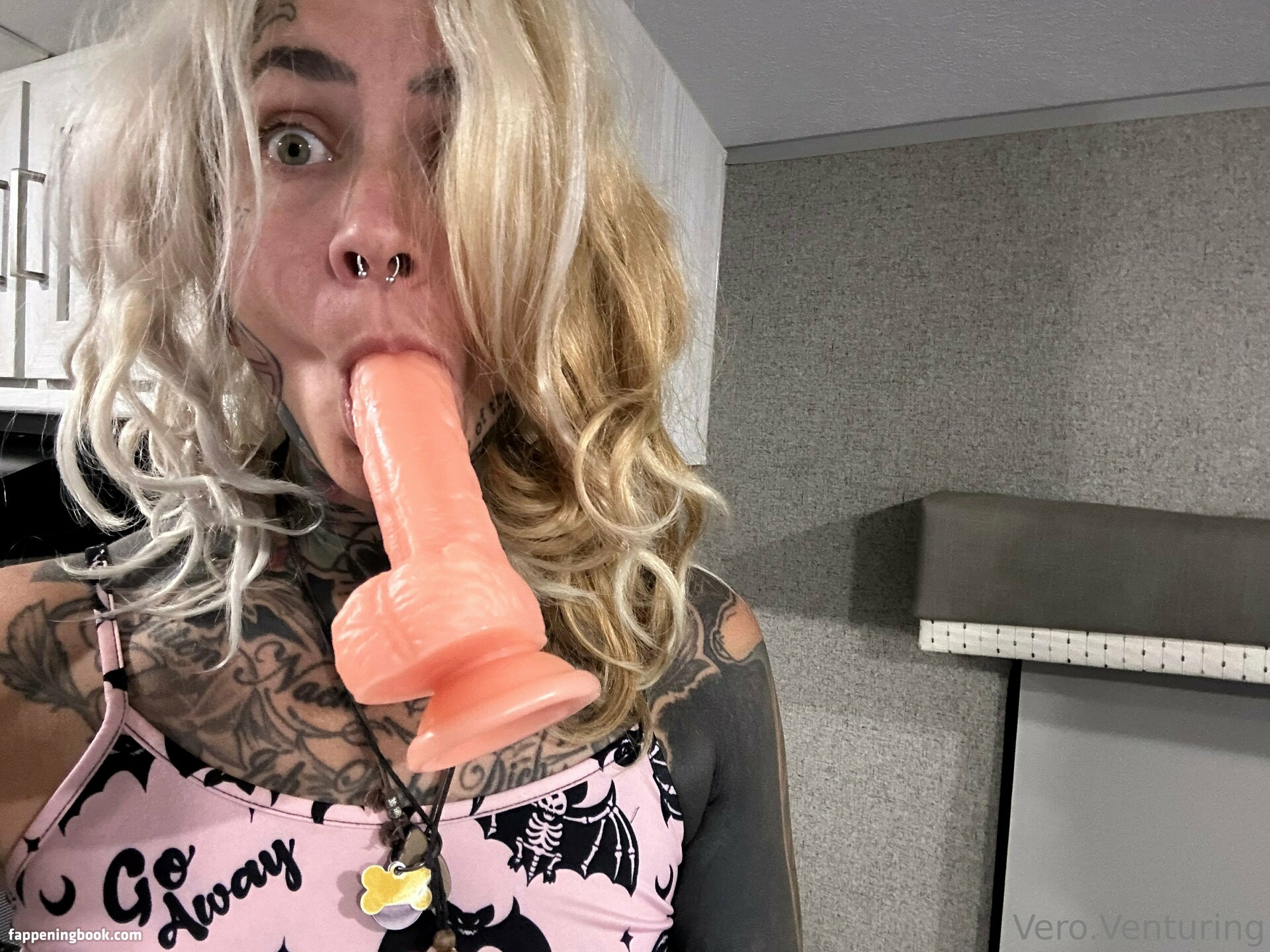 Vero Venturing Nude OnlyFans Leaks