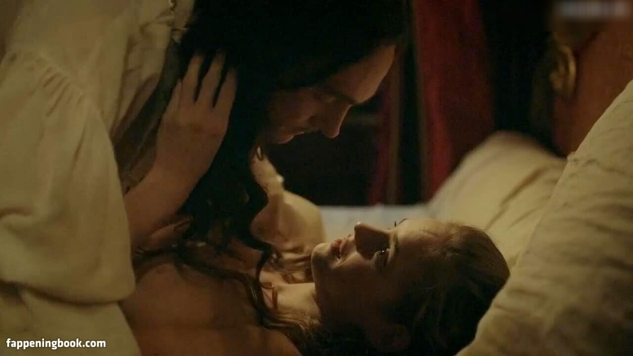 Versailles (Fernsehserie) Nude