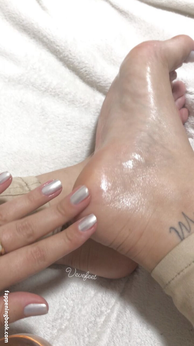 VeveFeet Nude OnlyFans Leaks