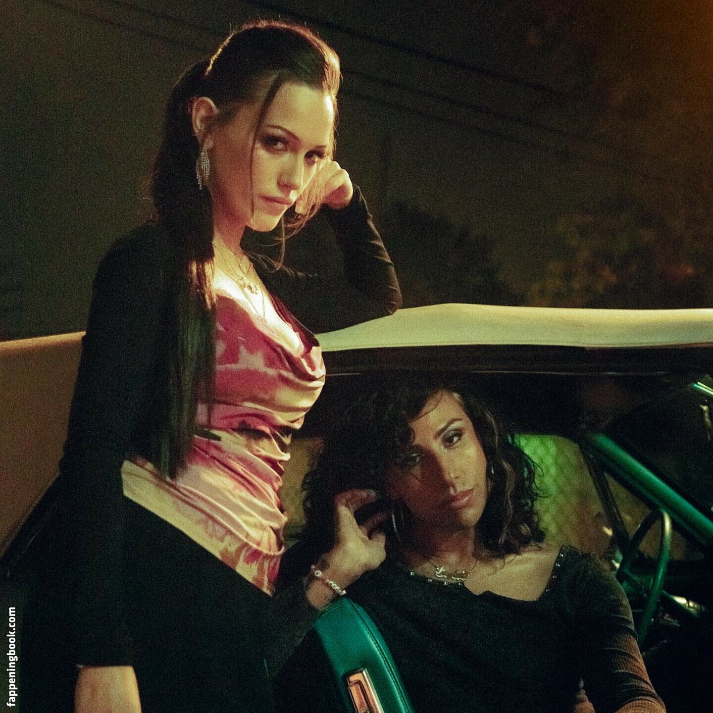 Victoria Pedretti Nude, OnlyFans Leaks, Fappening - FappeningBook