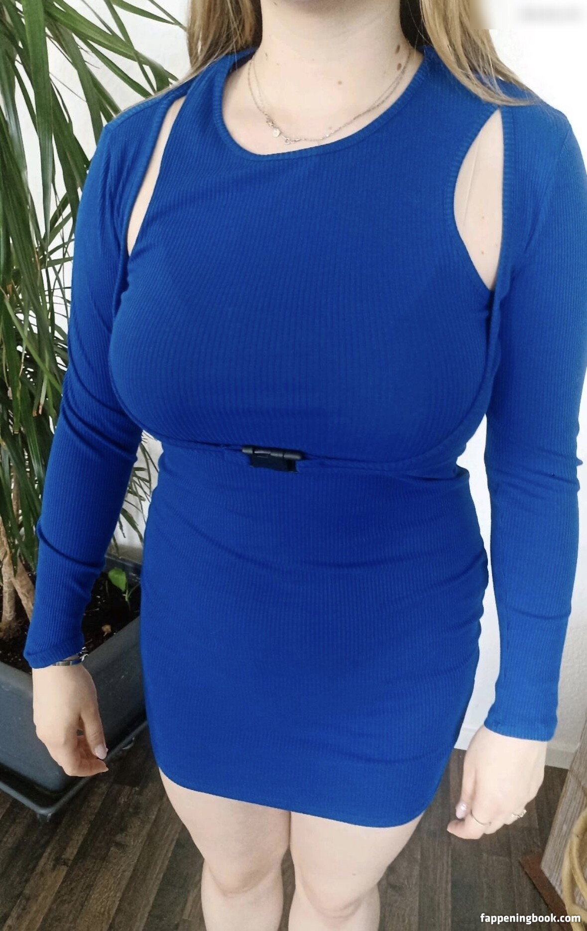 Vinted/eBay Nude, OnlyFans Leaks, Fappening - FappeningBook