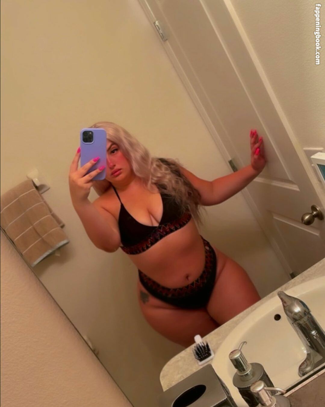 WhiteGirlRoseee Nude OnlyFans Leaks