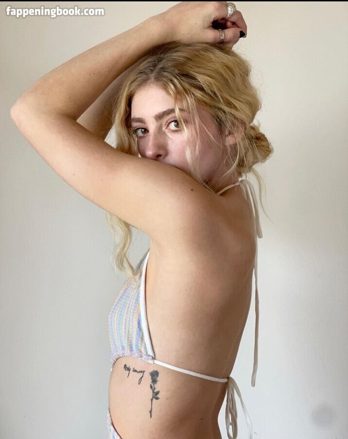 Willow Shields Nude