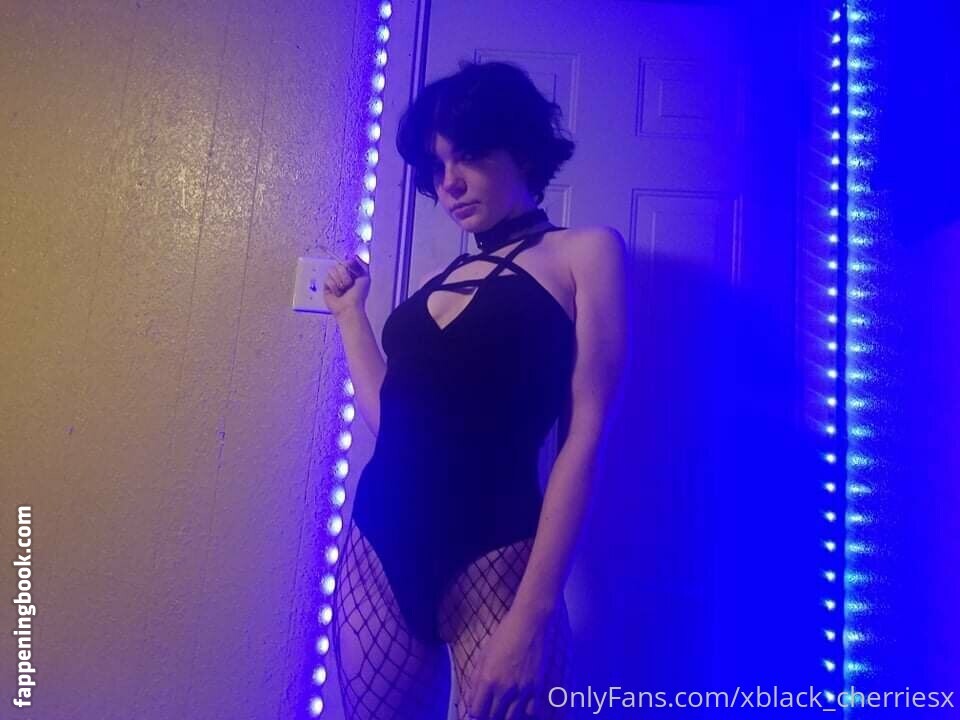 xblack_cherriesx Nude OnlyFans Leaks