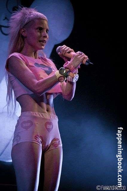 Yolandi Visser Nude