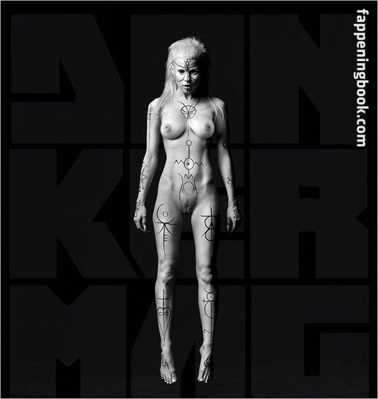 Yolandi Visser Nude