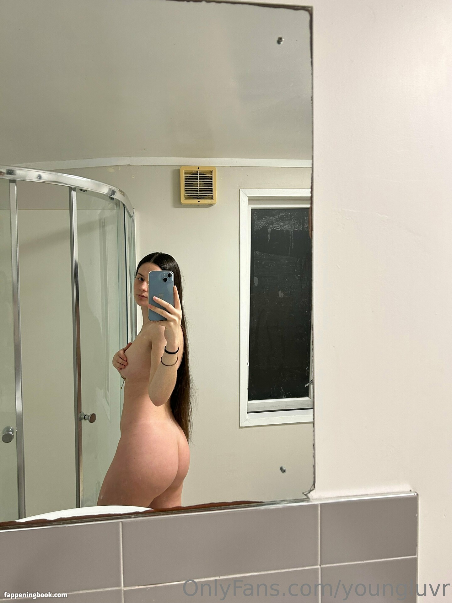 youngluvr Nude OnlyFans Leaks