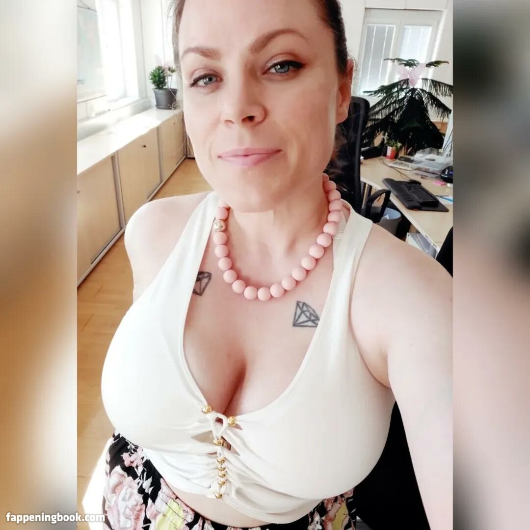 Yvonnekindl Nude