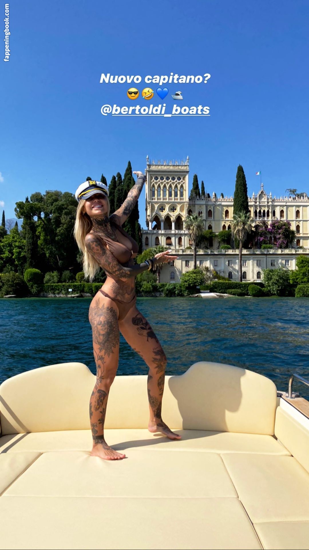 Zoe Cristofoli Nude