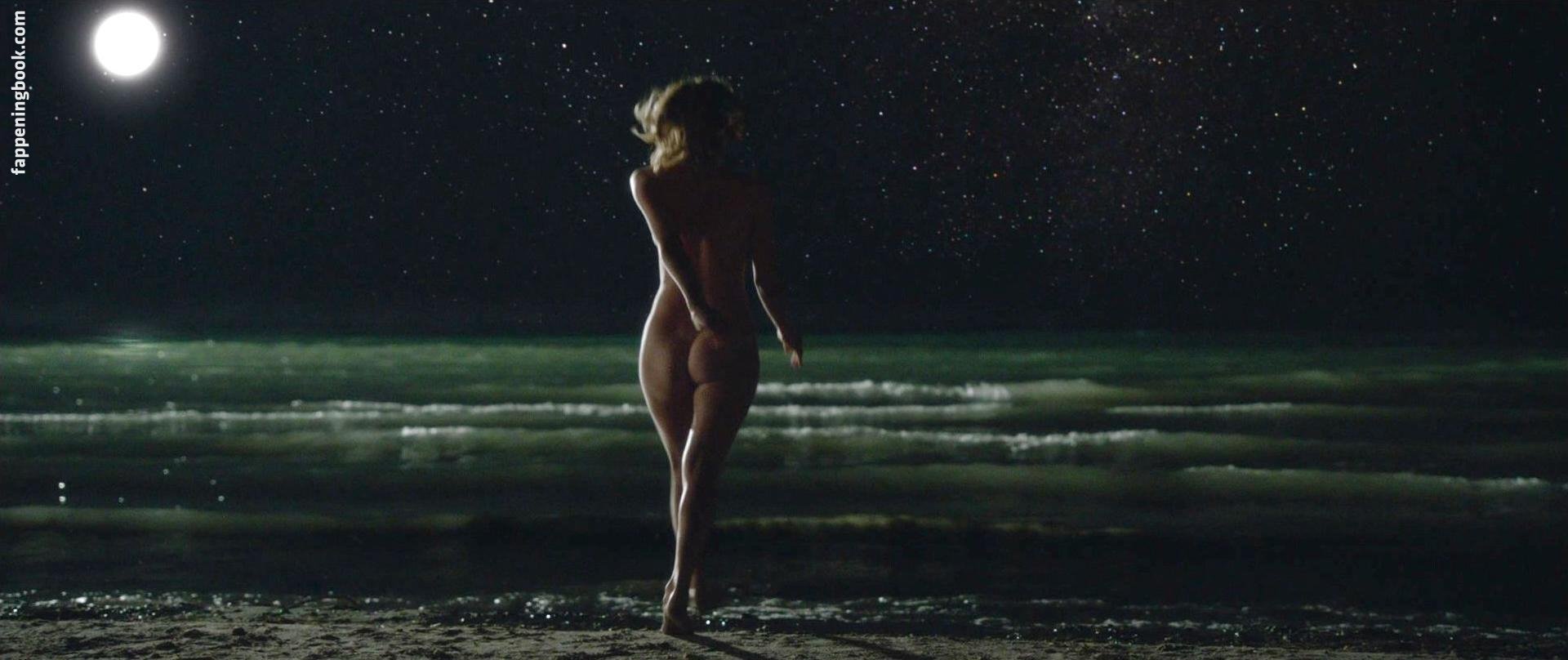 Zoe Kazan Nude