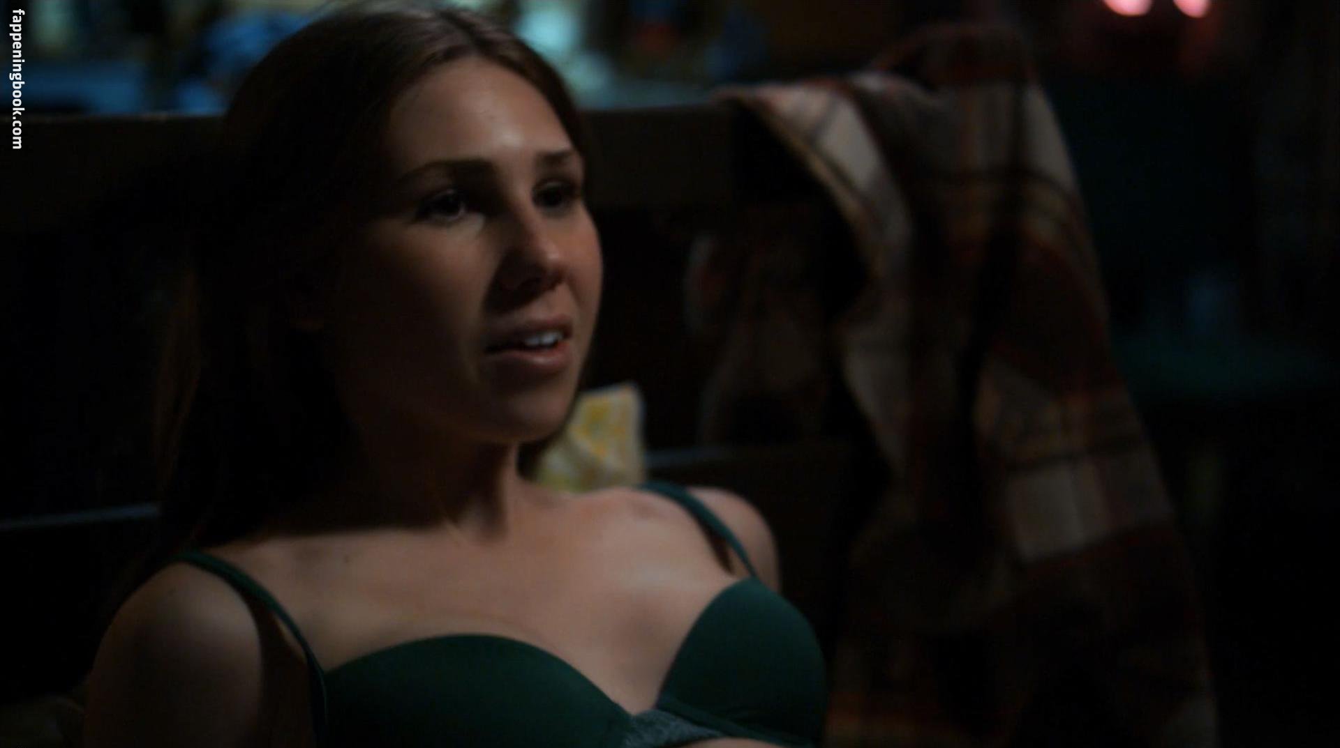 Zosia Mamet Nude